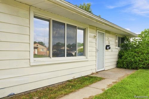 7546 Pine St, Taylor, MI, 48180-2283 | Card Image