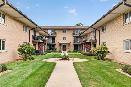 101c-6150 S Kensington Ave, Countryside, IL, 60525-3933 | Card Image