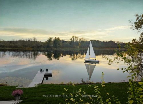 442 Dundas St W, Napanee, ON, K7R2C1 | Card Image