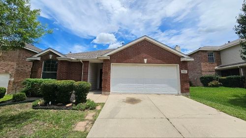 9324 Warren Dr, Mckinney, TX, 75071-7401 | Card Image
