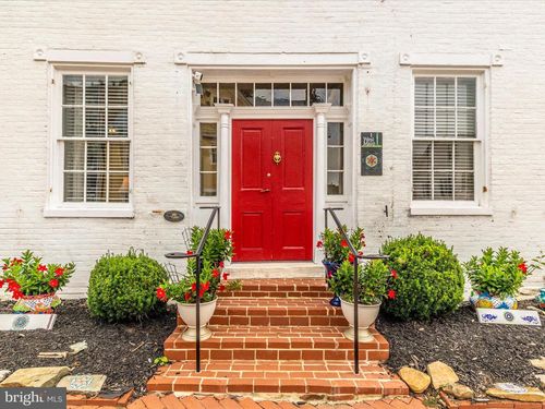 1 W Main St, BURKITTSVILLE, MD, 21718-9219 | Card Image