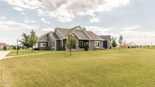 7605 Mulligan Way, Bismarck, ND, 58503-5632 | Card Image
