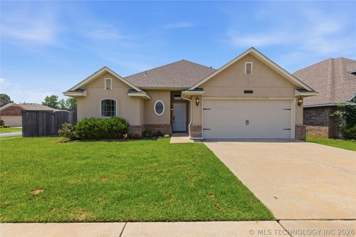 10714 Masters Cir, Jenks, OK, 74037-2208 | Card Image
