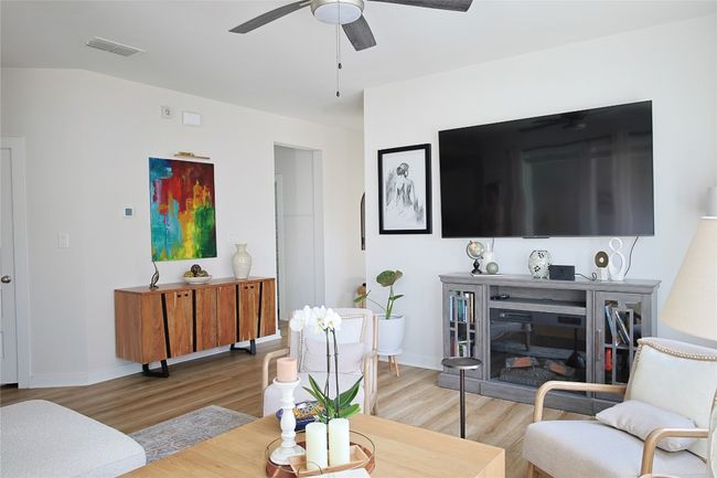 Living Room | Image 12