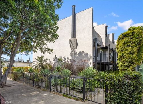 a-4018 Redwood Ave, Los Angeles, CA, 90066-5626 | Card Image