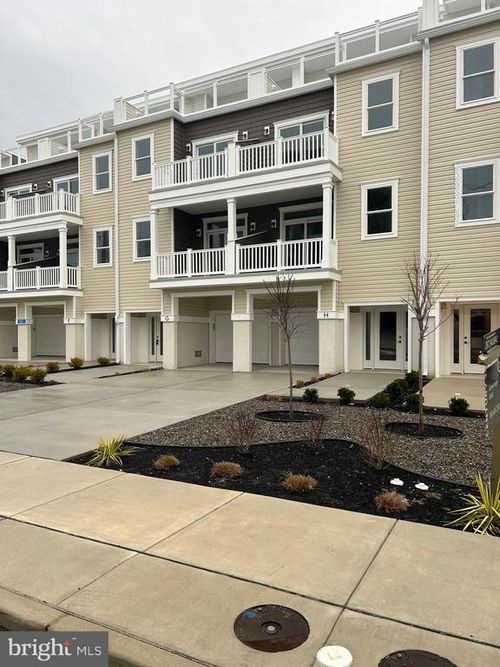 g-418-420 Farragut Rd, Wildwood Crest, NJ, 08260-3724 | Card Image