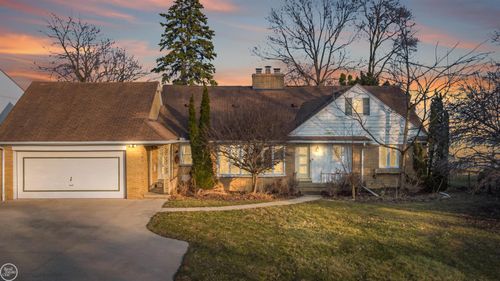 33806 Jefferson Ave, Saint Clair Shores, MI, 48082-1171 | Card Image