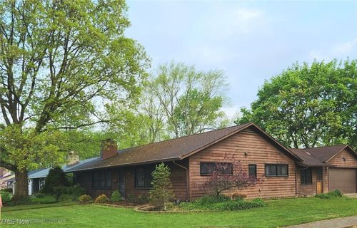 346 Pattie Dr, Berea, OH, 44017-2431 | Card Image