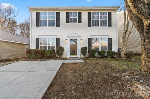 3325 Braden Dr, Charlotte, NC, 28216-3064 | Card Image