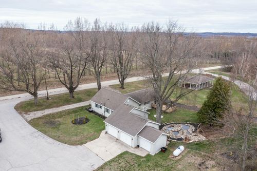 5454 S 68th Ave, New Era, MI, 49446-8013 | Card Image