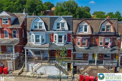 560 Hillside Avenue, Bethlehem City, PA, 18015 | Card Image