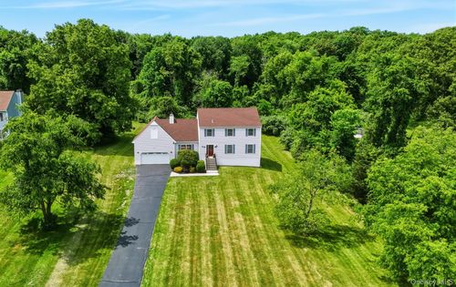41 Saddle Ridge Dr, East Fishkill, NY, 12533-6043 | Card Image