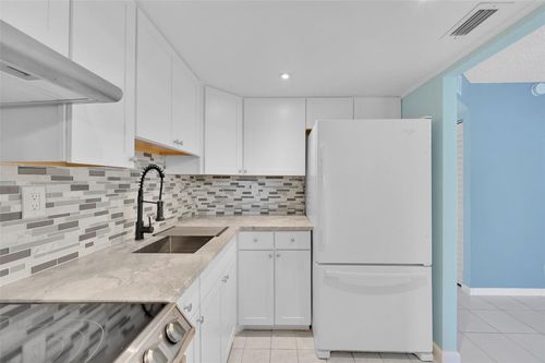 113-9121 Sunrise Lakes Blvd, Sunrise, FL, 33322-1354 | Card Image