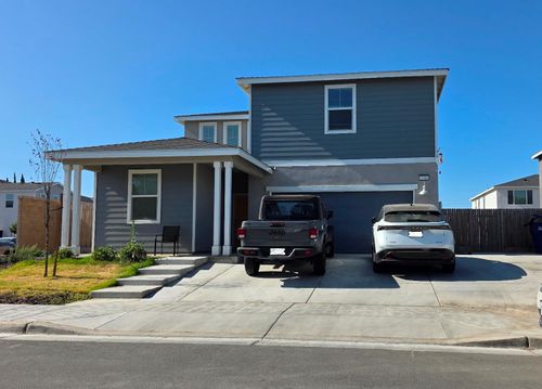 5769 W Austin Way, Fresno, CA, 93722-0480 | Card Image