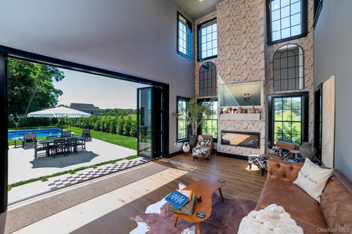 70 Arshamomaque Ave, Southold, NY, 11971-1100 | Card Image