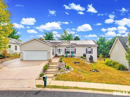 124 S Columbus St, North Pekin, IL, 61554-1075 | Card Image