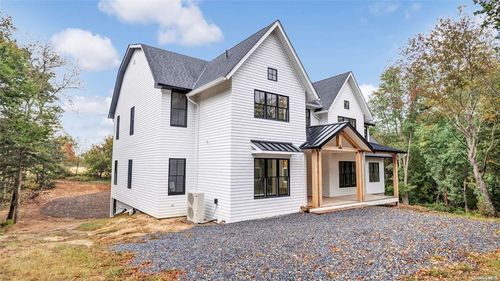 475 West Ln, Riverhead, NY, 11901-1970 | Card Image