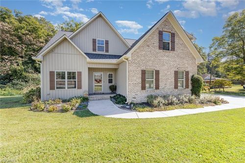 5560 Sullivantown Rd, Walkertown, NC, 27051-9749 | Card Image