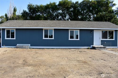 9854 Apple Rd Ne, Moses Lake, WA, 98837-4228 | Card Image