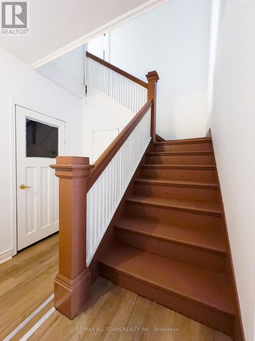 8-36 Main Street, Kawartha Lakes (Bobcaygeon), ON, K0M1A0 | Card Image