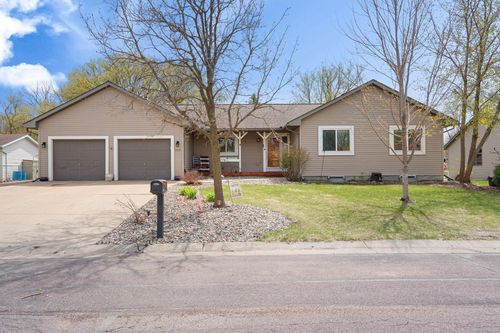 404 6th St Nw, New Richland, MN, 56072-1042 | Card Image