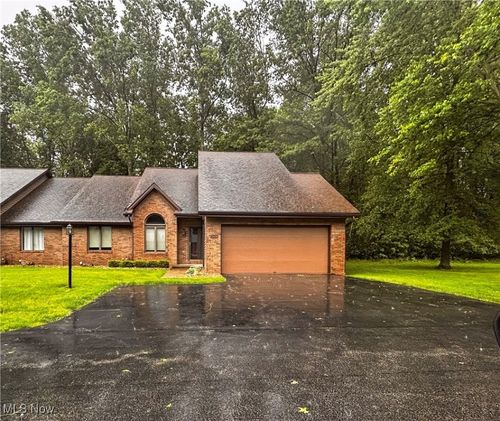 4454 Willow Creek Dr Se, Warren, OH, 44484-2952 | Card Image