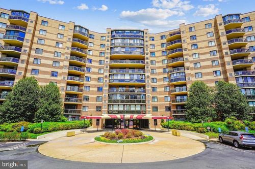 524-8360 Green Moor Ln, Oakton, VA, 22124 | Card Image