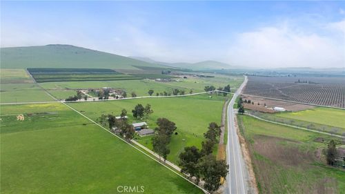 10580 Old Stage Rd, Porterville, CA, 93257-9782 | Card Image