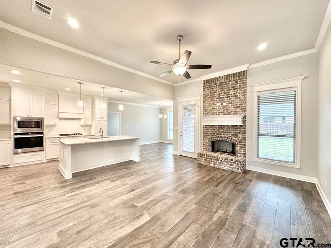 11924 Gillian Ct, House other with 3 bedrooms, 2 bathrooms and null parking in Tyler TX | Image 4