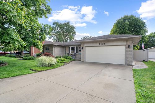 7125 Highview St, Dearborn Heights, MI, 48127-2162 | Card Image
