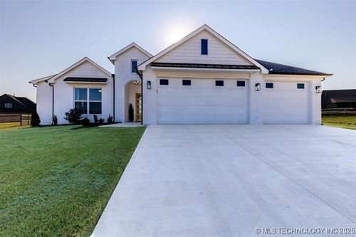 9520 N 144th Avenue E, Owasso, OK, 74055 | Card Image