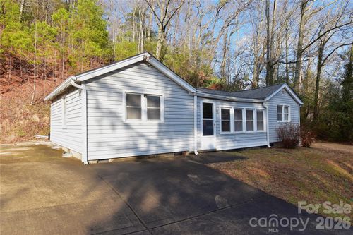 7 Etain Ln, Black Mountain, NC, 28711-9217 | Card Image