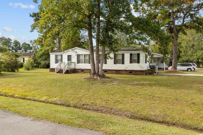 View of front of property with a front lawn | Image 1