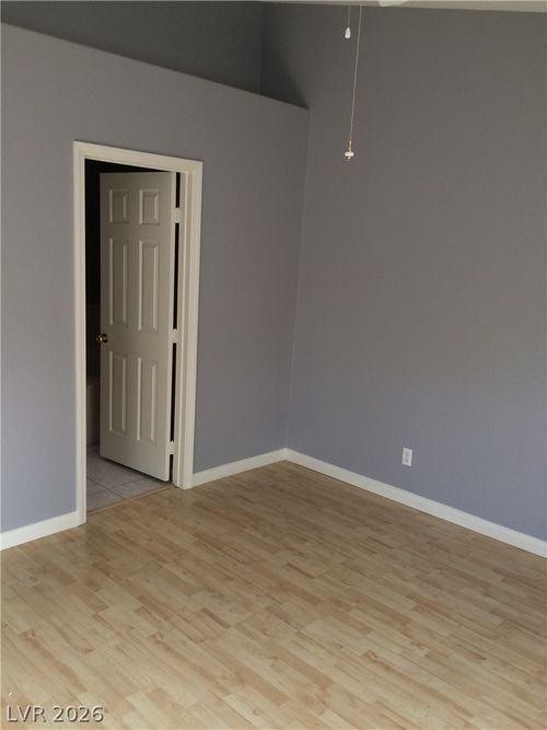 5169 Briar Meadow Way, Las Vegas, NV, 89118-0303 | Card Image