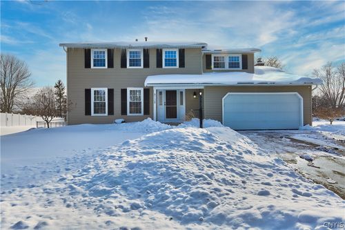 8128 Balsamwood Ln, Liverpool, NY, 13090-1101 | Card Image