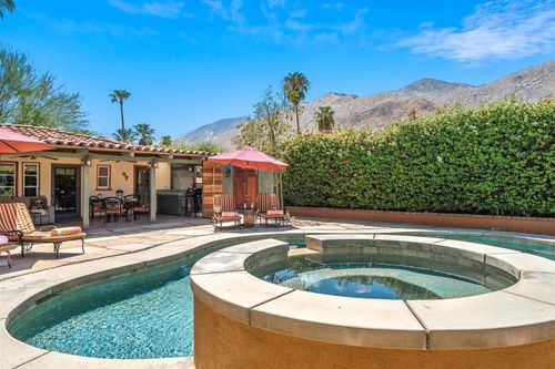 216 E Palo Verde Ave, Palm Springs, CA, 92264-8422 | Card Image