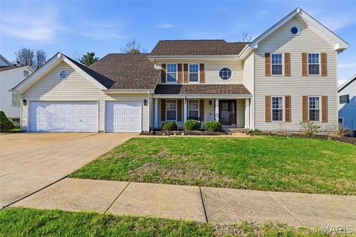 15552 Debridge Way, Florissant, MO, 63034-3465 | Card Image