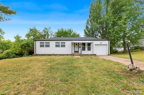 9801 Gloucester Dr, Saint Louis, MO, 63137-3322 | Card Image