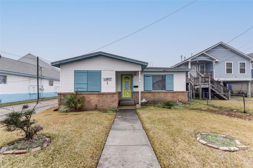 2209 Saladia St, Galveston, TX, 77551-5441 | Card Image
