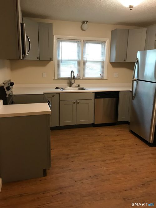 118 Woodland St, Bristol, CT, 06010-5154 | Card Image