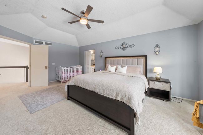 Spacious bedroom | Image 53