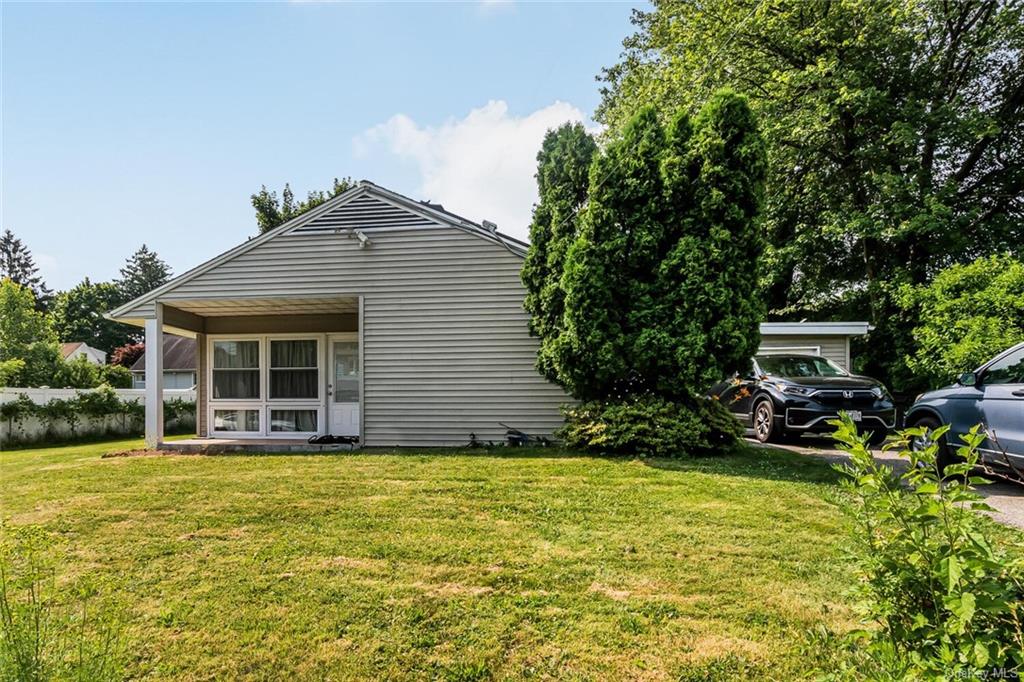 Manitou Trl, White Plains, NY 10603