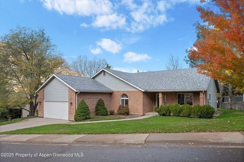 634 E 1st St, New Castle, CO, 81647-9466 | Card Image