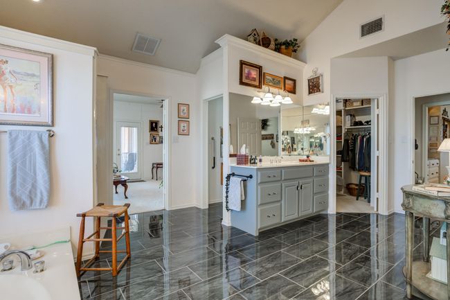 14101 E Fm 1527, Home with 3 bedrooms, 4 bathrooms and null parking in Lorenzo TX | Image 31