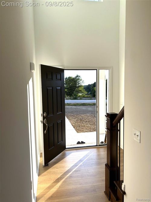 424 Hogarth Ave, Waterford, MI, 48328 | Card Image