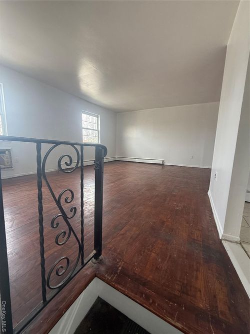 2-259-54 Craft Avenue, New York, NY, 11422 | Card Image