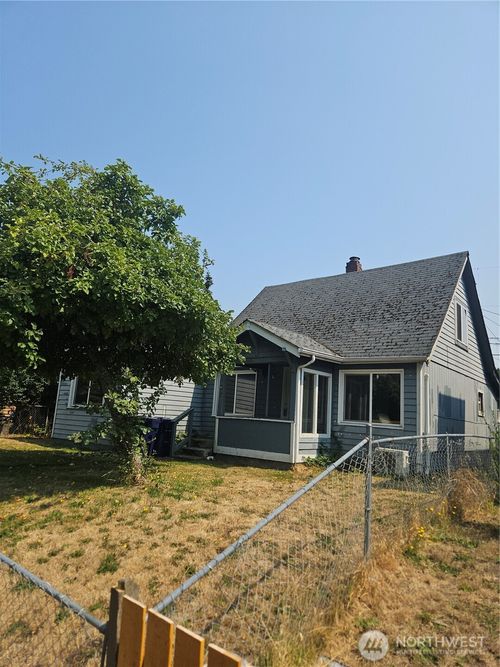 3823 E K St, Tacoma, WA, 98404-3733 | Card Image