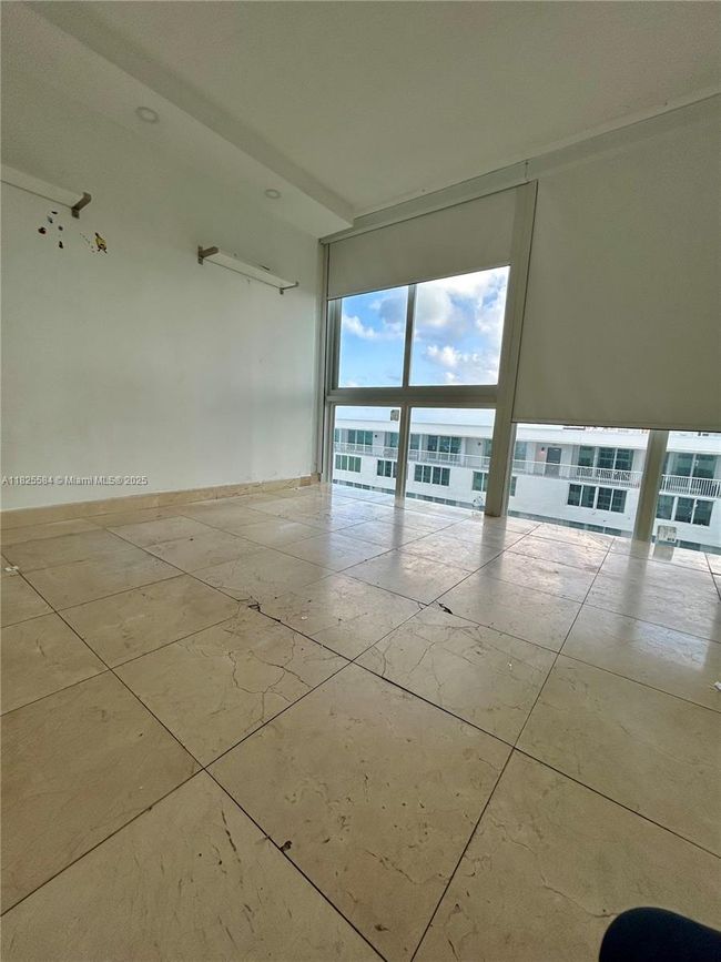 APT-514 - 5401 Collins Ave, Condo with 1 bedrooms, 2 bathrooms and null parking in Miami Beach FL | Image 40