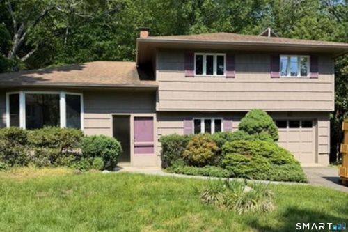 22 Fillow St, Westport, CT, 06880-1217 | Card Image