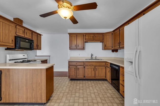 1125 Hanover St, House other with 3 bedrooms, 3 bathrooms and null parking in Piscataway NJ | Image 15